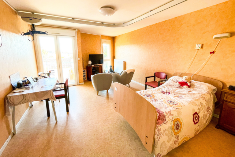 chambre ehpad malgazon