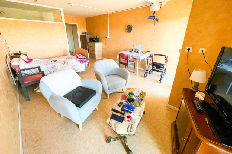 chambre 33m2 ehpad malgazon